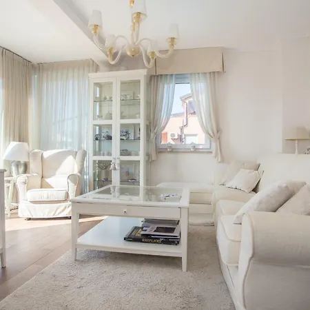 White Dream Apartment Musalez